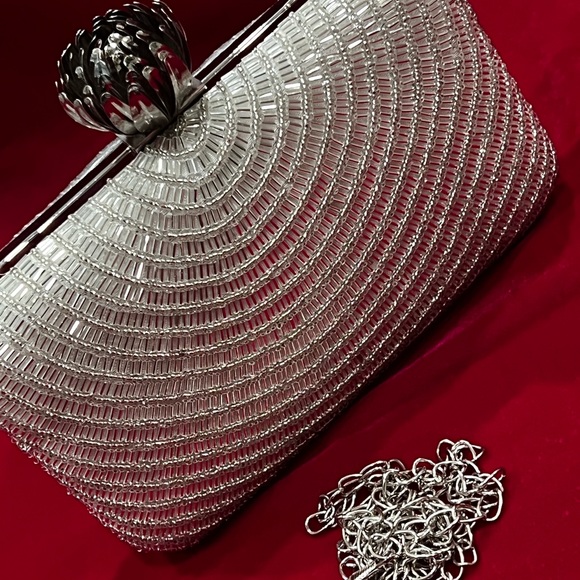 Silver and gray clutch - Picture 4 of 7